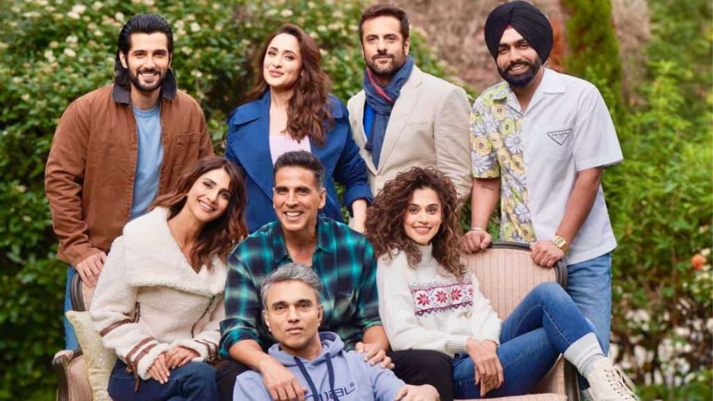 Akshay Kumar with the cast of Khel Khel Mein