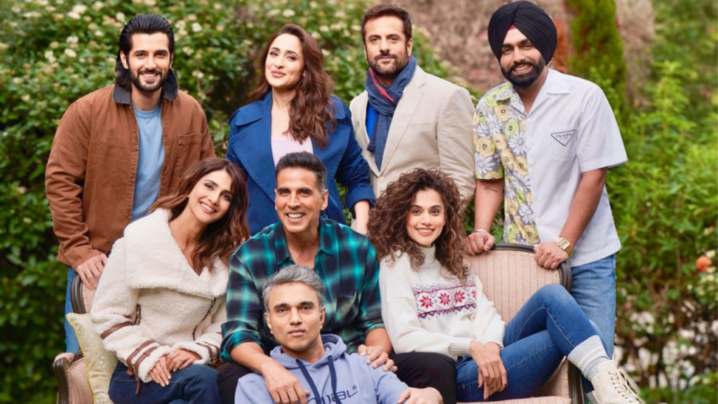 Akshay Kumar with the cast Khel Khel Mein