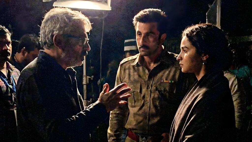 Alia Bhatt and Ranbir Kapoor’s Retro Looks From Love & War Leak Online, Fans Go Wild