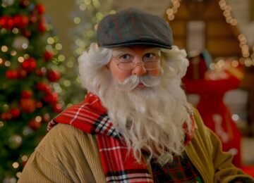 My Secret Santa Movie Review: Cozy Christmas Fun Meets a Predictable Plot in Netflix’s Holiday Rom-Com