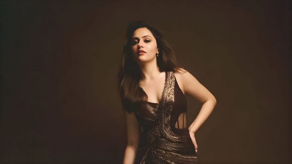 Aneet Padda Makes a Statement in Amit Aggarwal’s Futuristic Banarasi at Swadesh Christmas Bash