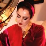 How Rekha Turned Christmas Style Into A Masterclass In Indian Opulence
