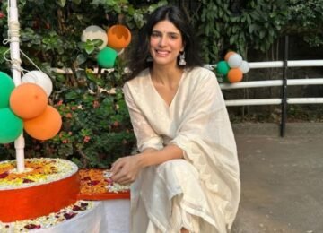 Medha Rana’s Republic Day look featured handcrafted footwear from Fizzy Goblet.