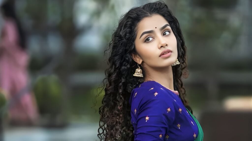 Anupama Parameswaran Elevates Elegance with a Colour-Blocked Silk Saree