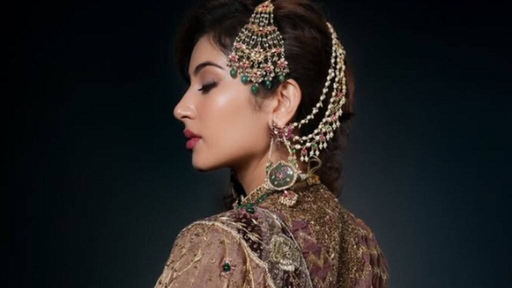 Sara Arjun’s Dhurandhar Look Brings Lampi Craft Back to Spotlight