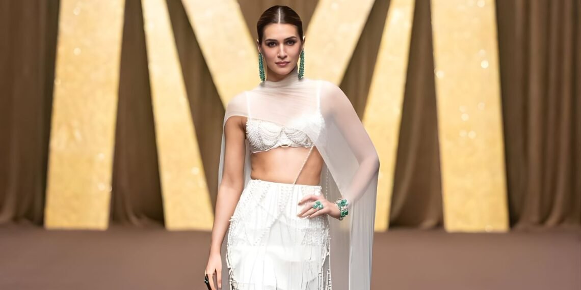 Kriti Sanon Stuns Dubai Fashion Week As Manish Malhotra’s Sole Showstopper