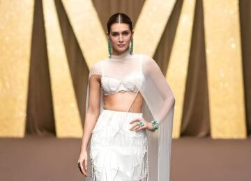 Kriti Sanon Stuns Dubai Fashion Week As Manish Malhotra’s Sole Showstopper