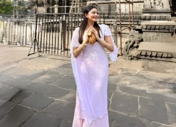 Faith & Devotion: Kashika Kapoor Seeks Blessings at Trimbakeshwar Jyotirlinga on Mahashivratri