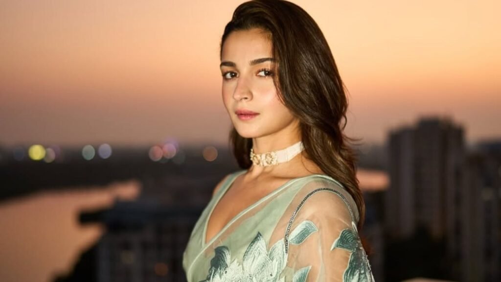 Alia Bhatt Saree Look Embraces Soft-Girl Aesthetic — Effortless Elegance Wins