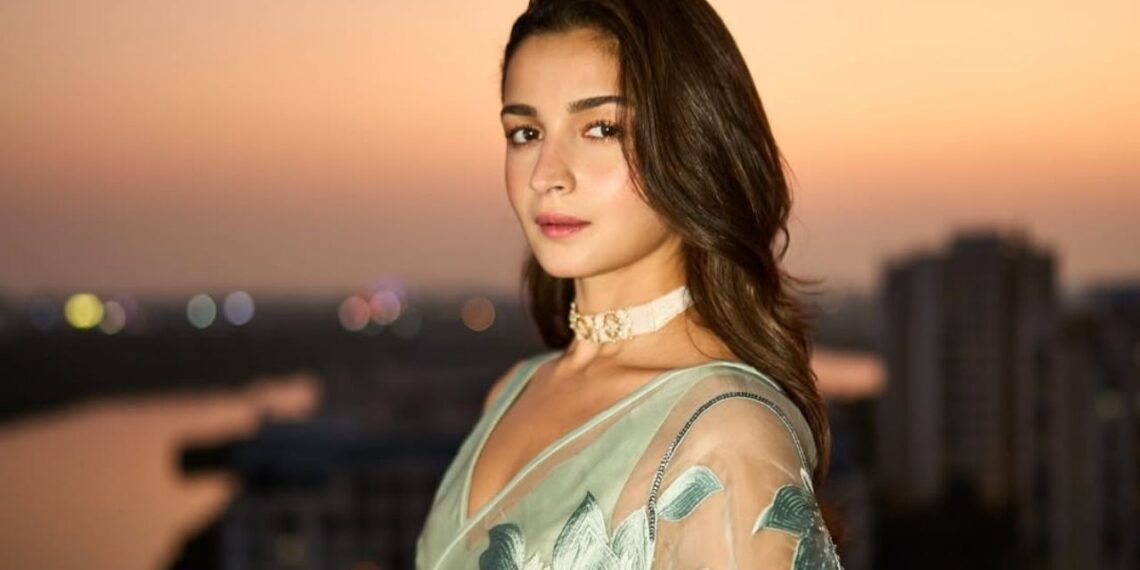 Alia Bhatt Saree Look Embraces Soft-Girl Aesthetic — Effortless Elegance Wins