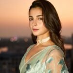 Alia Bhatt Saree Look Embraces Soft-Girl Aesthetic — Effortless Elegance Wins