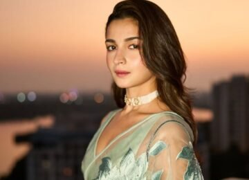 Alia Bhatt Saree Look Embraces Soft-Girl Aesthetic — Effortless Elegance Wins