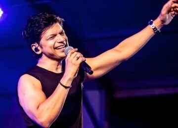 Shaan Train Journey Turns Massive Concert — Tanha Dil Viral