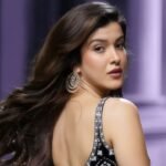 Shanaya Kapoor Look at Lakmé Fashion Week — Cocktail Saree Meets Modern Glam