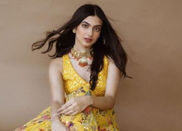 Kashika Kapoor Proves She Can Rock Both Ethnic And Western Style