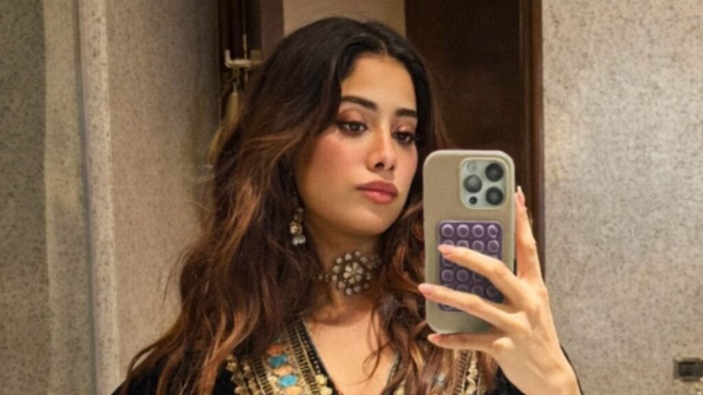Janhvi Kapoor’s ₹58,900 Kaftan Makes It the Hottest Trend of 2026