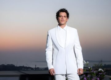 Vijay Varma’s Amit Aggarwal Look Turns Heads During Movie Promotions