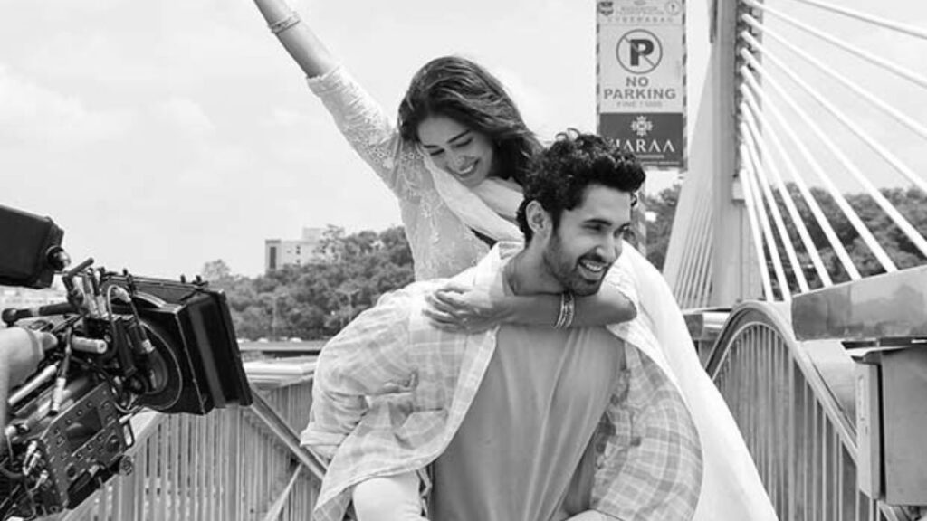 Chand Mera Dil Box Office Day 4: Lakshya, Ananya Panday Film Hit By Monday Drop