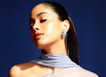Janhvi Kapoor’s Manish Malhotra Saree Revives The Dupatta Trend