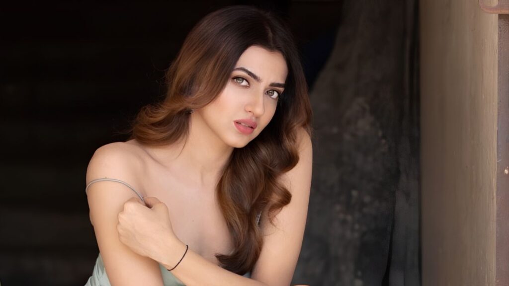 Why Kashika Kapoor Is Leading Gen Z Stars With Sara Arjun & Aneet