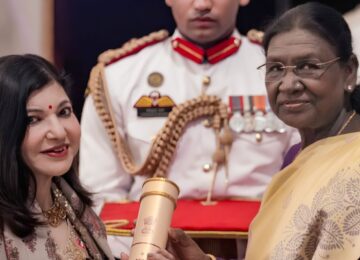 Alka Yagnik’s Rare Hearing Disorder Explained: What Happened To The Legendary Singer After Her 2024 Diagnosis?