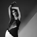Kriti Sanon Turns Up The Heat In Bold Nensi Dojaka Look At Cocktail 2 Trailer Launch