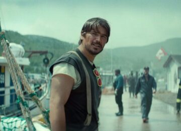 Netflix has unveiled the teaser for Below, a six-episode horror series starring Josh Hartnett, Charlie Heaton, and Mackenzie Davis. It premieres on October 8.