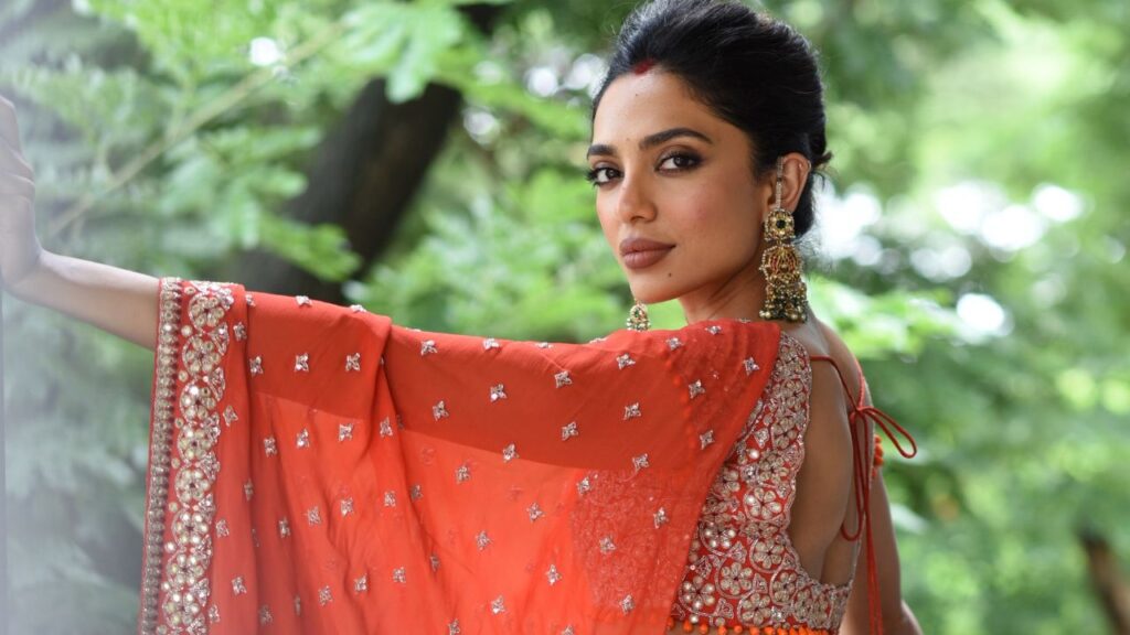Sobhita Dhulipala Stuns In Arpita Mehta’s Sindoori Rose Gold Sari Set