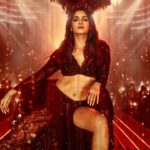 Love & War First Look: Alia Bhatt Stuns as Retro Cabaret Dancer After Ranbir Kapoor’s Bloodied Avatar
