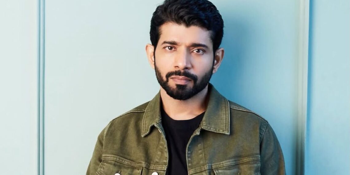 Viineet Kumar Siingh Reportedly Joins Akshay Kumar’s Samuk: Mukkabaaz Actor To Play A Key Role In The Sci-Fi Survival Thriller