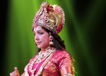 At 77, Hema Malini Portrays Mata Parvati in Special Navratri Dance Performance in Hyderabad