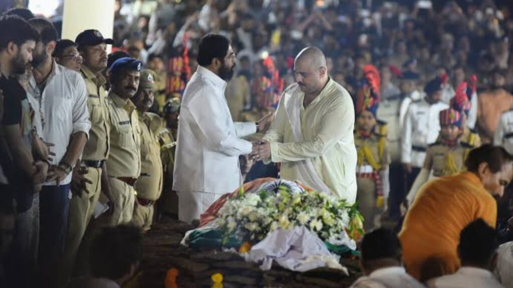 Nana Patekar’s Last Rites: Son Malhar Explains Why Cremation Took Place at Night