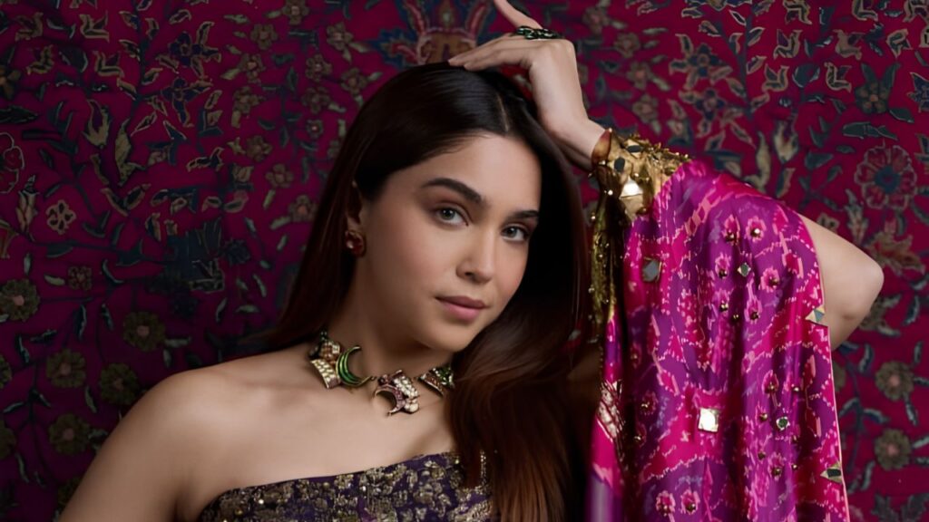 Sharvari Turns Her Mother’s Pink Patola Saree Into a Modern Statement With a Corset Blouse